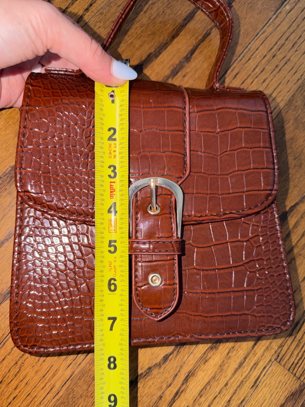 Vintage Croc-Embossed Shoulder Bag in Brown with Gold Hardware - Picture 6 of 7